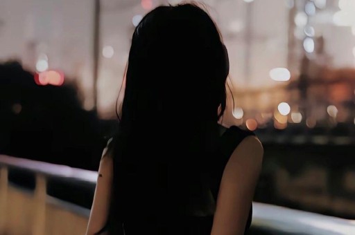 曝4瓜！湖南台女主持爱买高仿、体重反弹、怀四胎沈腾令人意外
