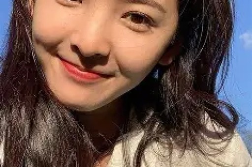 谢娜成都演唱会想看人数超35万艺人跨界为何引争议